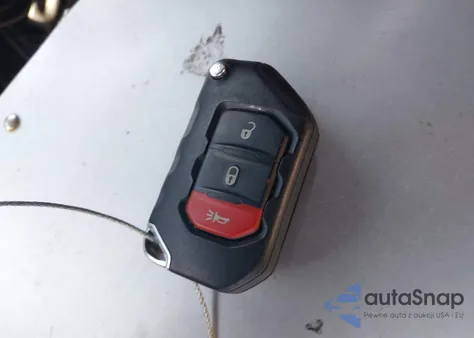 2022 Jeep Wrangler Unlimited Sahara 4X4 z USA, uszkodzony, nr VIN 1C4HJXEN3NW242458